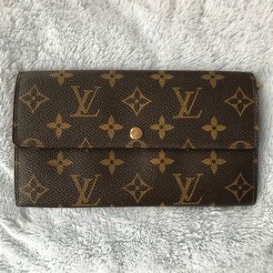 ⛔️SOLD⛔️Auth LOUIS VUITTON Monogram Bifold Wallet